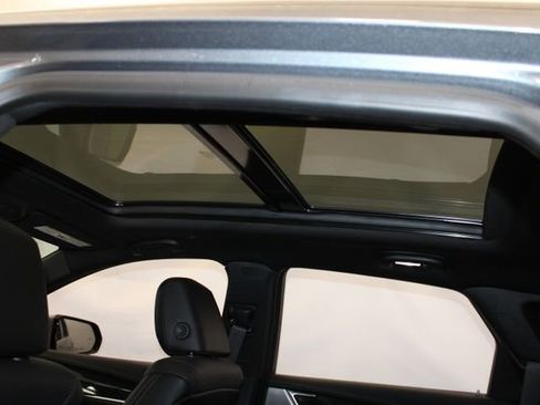 Used 2021 Cadillac XT5 Premium Luxury w/ LPO, Floor Liner Package FWD image 10