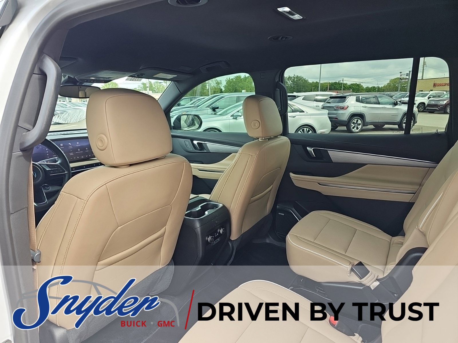 Used 2025 Buick Enclave Preferred w/ Super Cruise Package FWD image 22