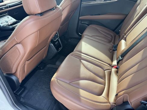 Used 2022 Lincoln Nautilus Reserve image 16