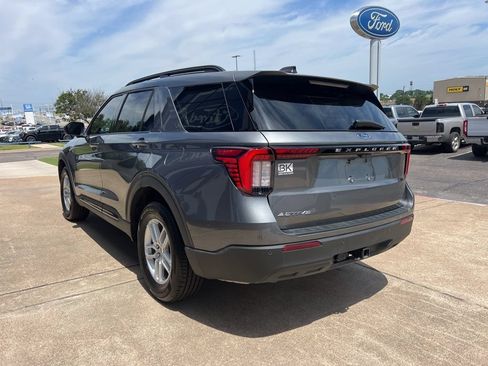 Used 2026 Ford Explorer Active RWD image 6