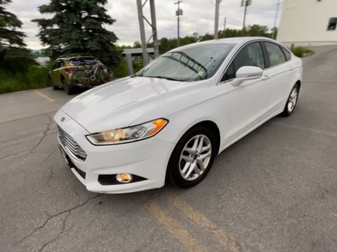 Used 2016 Ford Fusion SE w/ Equipment Group 202A FWD image 5