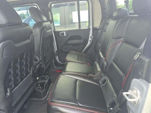 Used 2023 Jeep Gladiator Rubicon w/ Cold Weather Group AWD/4WD image 5
