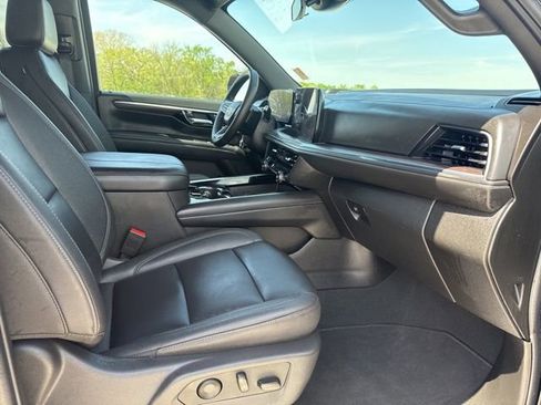 Used 2025 Chevrolet Tahoe LT image 19