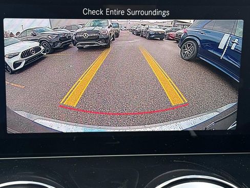 Used 2022 Mercedes-Benz GLB 250 image 25