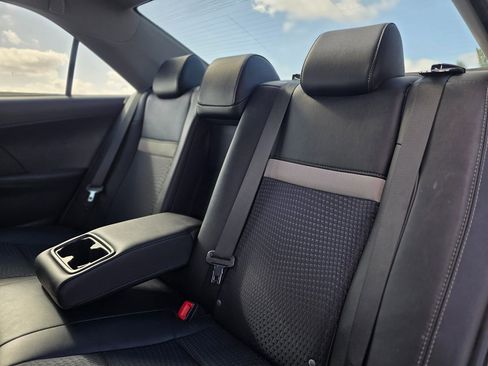 Used 2012 Toyota Camry SE image 19