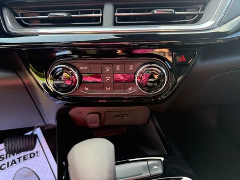 New 2026 Chevrolet Trax RS w/ Sunroof Package image 38