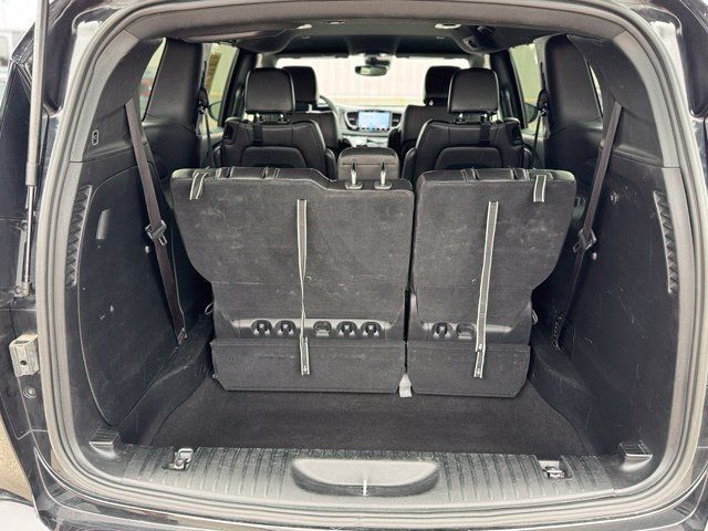 Used 2025 Chrysler Pacifica Select FWD image 7