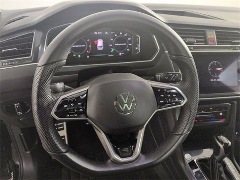 Used 2022 Volkswagen Tiguan SEL R-Line image 18