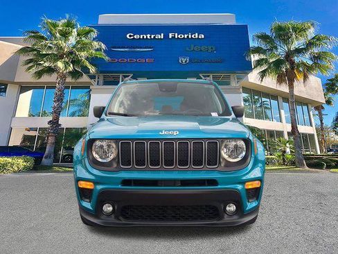 Certified 2022 Jeep Renegade Latitude AWD/4WD image 3