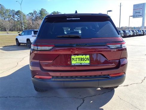 New 2025 Jeep Grand Cherokee Altitude image 3
