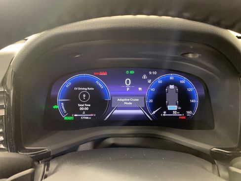 Used 2025 Toyota Camry XSE image 6