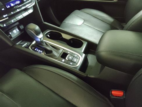 Used 2020 Hyundai Santa Fe Limited image 26