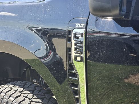 New 2026 Ford F250 XLT w/ FX4 Off-Road Package AWD/4WD image 10