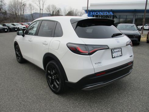Certified 2024 Honda HR-V Sport image 7