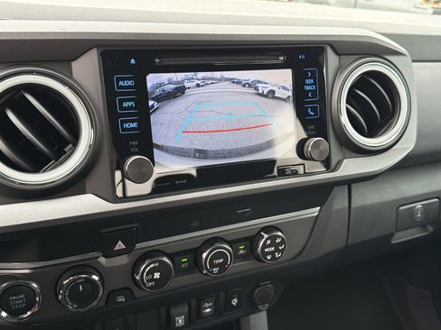 Used 2019 Toyota Tacoma TRD Off-Road image 7