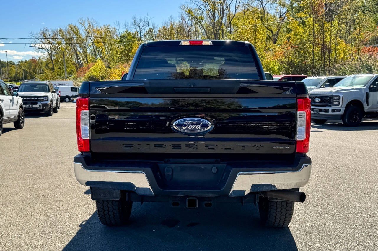 Used 2017 Ford F350 XLT AWD/4WD image 4