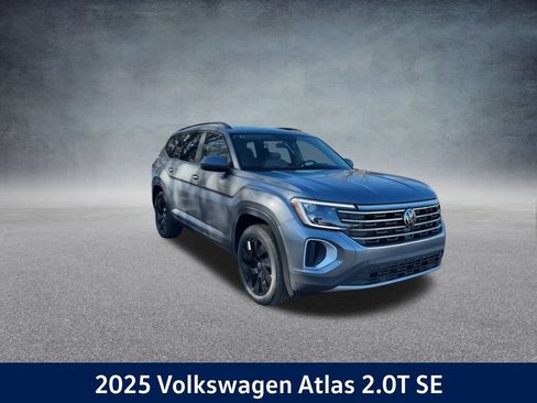 New 2025 Volkswagen Atlas SE image 3