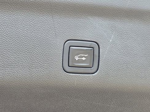 Used 2023 GMC Yukon AT4 w/ Technology Package image 33