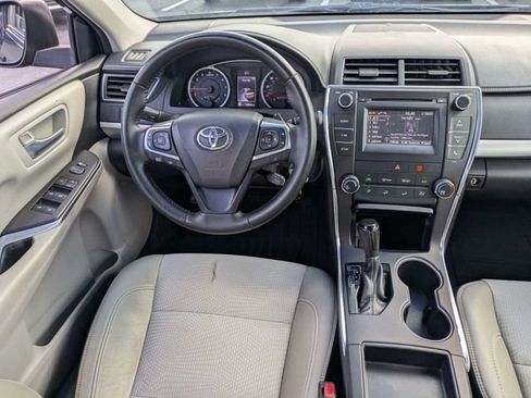 Used 2016 Toyota Camry SE FWD image 16