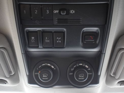 Used 2022 Toyota 4Runner TRD Off-Road Premium image 21