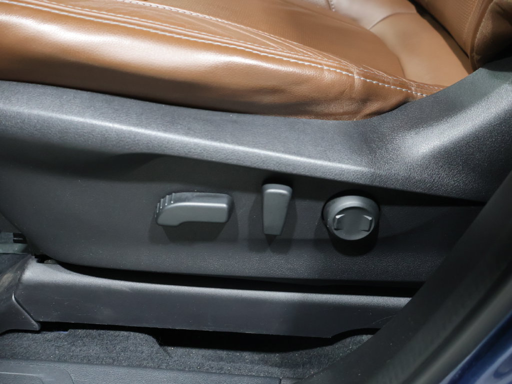 Used 2019 Subaru Ascent Touring w/ Popular Package #2 AWD/4WD image 10