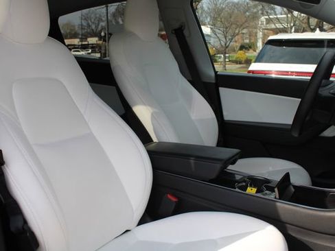 Used 2020 Tesla Model Y Performance image 25