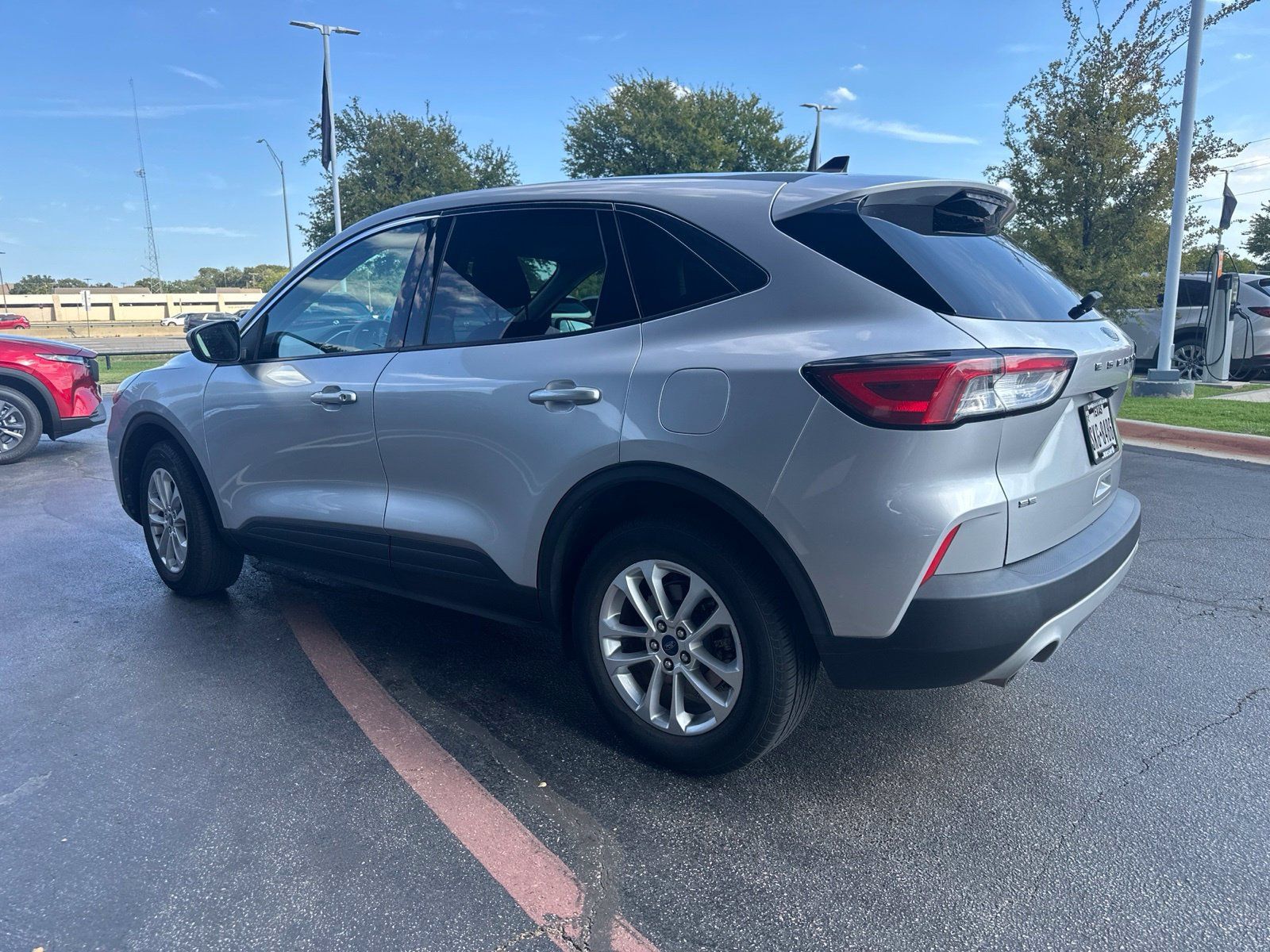 Used 2020 Ford Escape SE AWD/4WD image 3