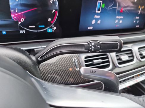 Used 2024 Mercedes-Benz GLS 63 AMG 4MATIC image 30