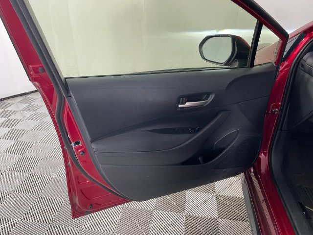 Used 2026 Toyota Corolla SE w/ SE Package FWD image 11
