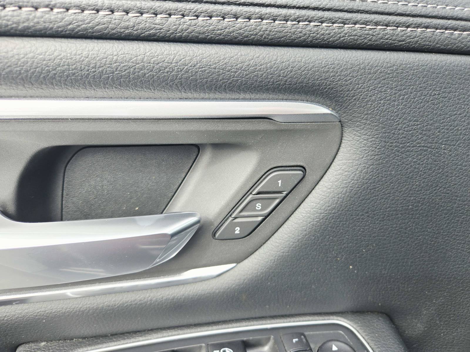 Used 2020 RAM 1500 Laramie w/ Sport Appearance Package AWD/4WD image 39