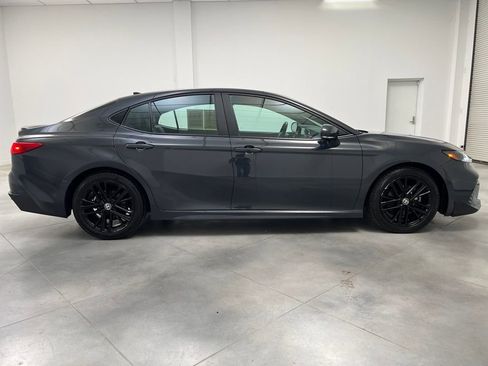 Used 2025 Toyota Camry SE image 8