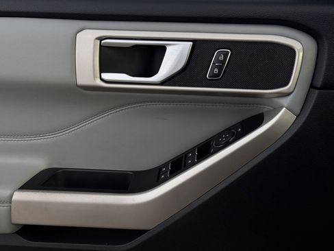 Used 2022 Ford Explorer XLT w/ Equipment Group 202A image 22