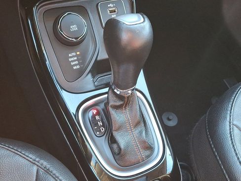 Used 2020 Jeep Compass Limited image 14