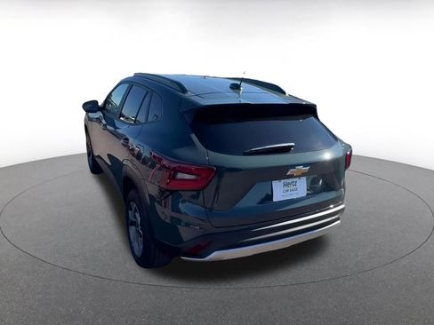 Used 2025 Chevrolet Trax LT image 11