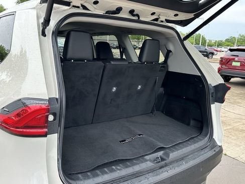 Used 2024 Toyota Grand Highlander AWD image 33