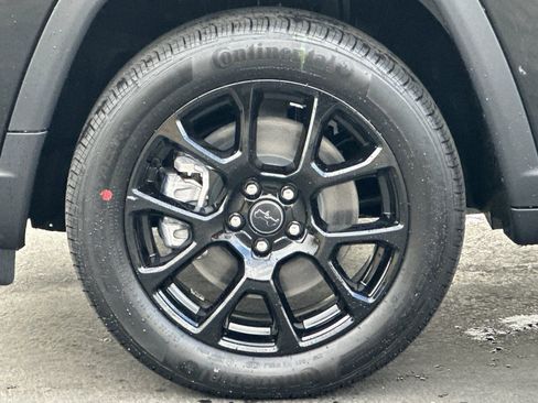 New 2026 Jeep Compass Latitude image 30