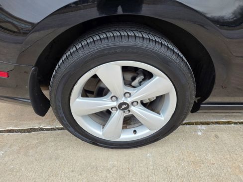 Used 2014 Ford Mustang GT image 25