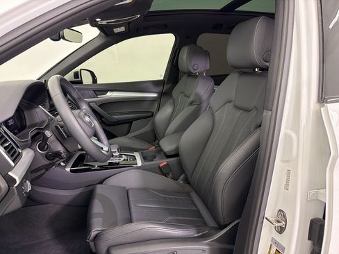 Used 2024 Audi Q5 2.0T Premium w/ Summer of Audi Package AWD/4WD image 5