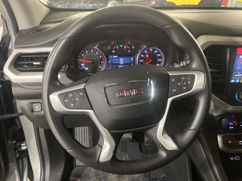 Used 2023 GMC Acadia SLE w/ Driver Convenience Package image 18