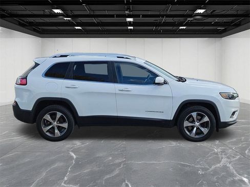 Used 2019 Jeep Cherokee Limited image 6