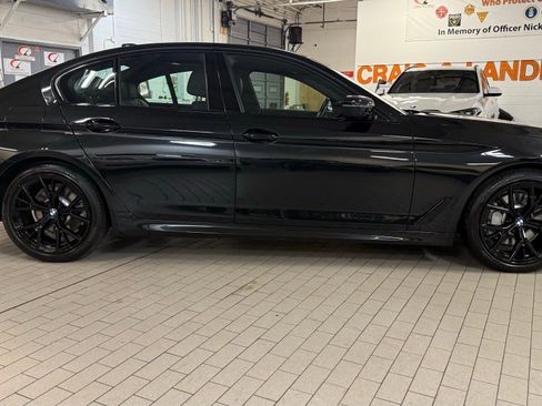 Used 2022 BMW 530i xDrive w/ M Sport Package image 8
