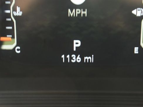 Used 2025 Jeep Wrangler Unlimited Rubicon image 23