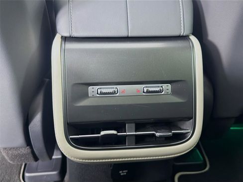 Used 2025 Lincoln Nautilus Reserve image 19