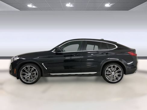 Used 2022 BMW X4 xDrive30i w/ Parking Assistance Package image 2