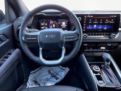 Used 2025 Chevrolet Colorado Z71 w/ Technology Package image 10