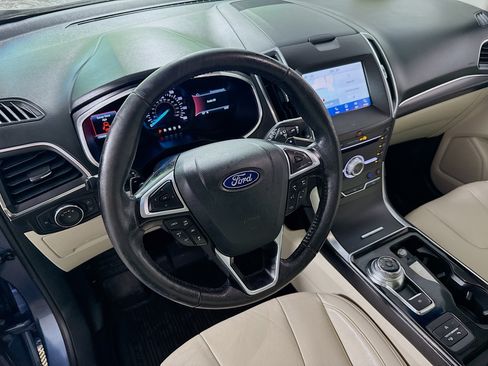 Used 2019 Ford Edge Titanium w/ Equipment Group 301A AWD/4WD image 25