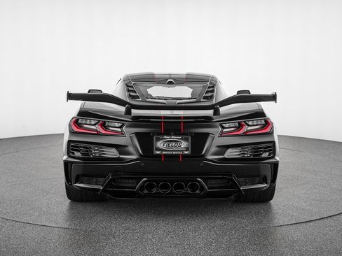 Used 2024 Chevrolet Corvette Z06 w/ Z07 Performance Package RWD image 4