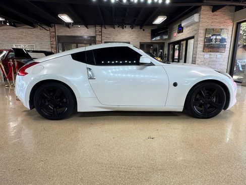 Used 2012 Nissan 370Z Coupe RWD image 8