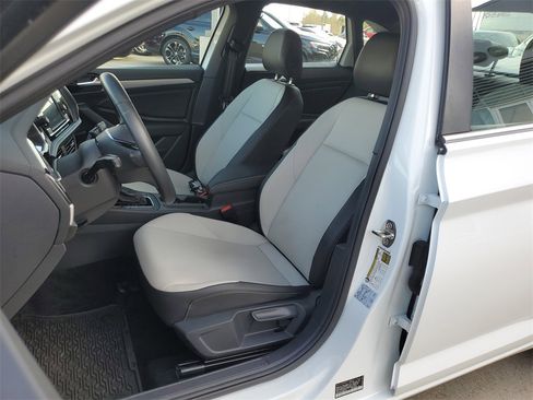 Used 2021 Volkswagen Jetta R-Line image 8