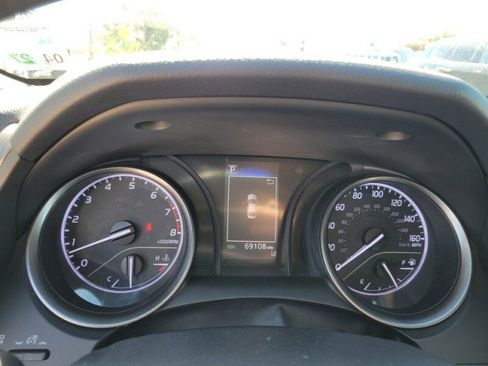 Used 2021 Toyota Camry SE image 15